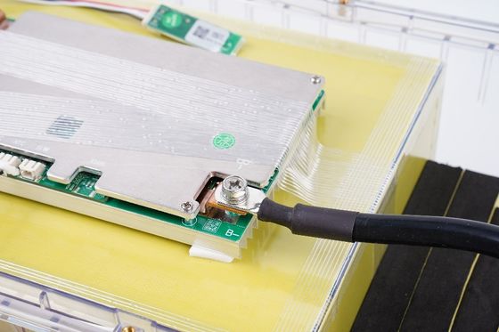 Tasa de descarga 100% Batería de iones de litio de 24v 200Ah para almacenamiento de energía solar de ciclo profundo